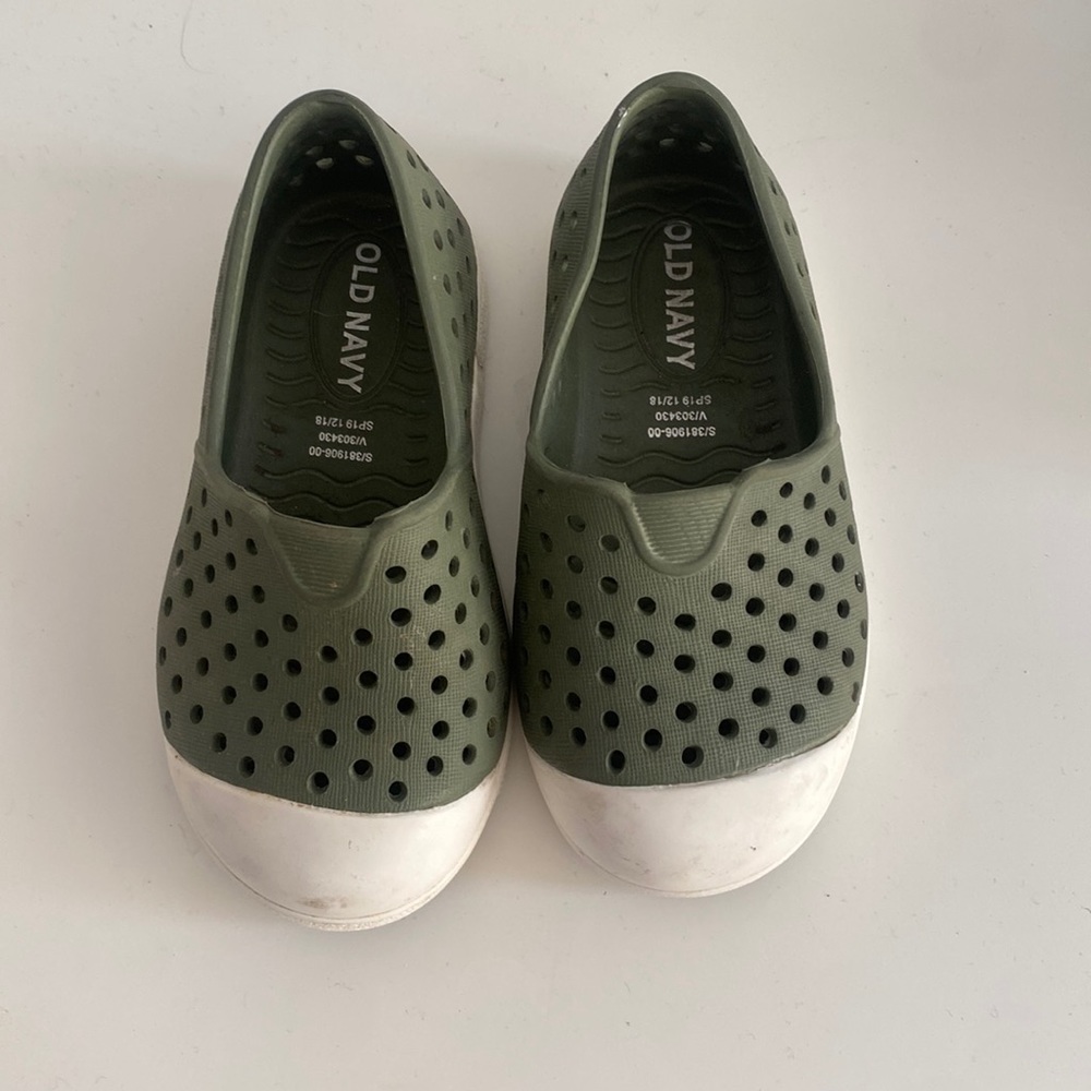 Old navy toddler size 5